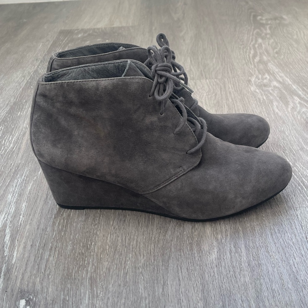 VIONIC Becca Suede Wedge Gray Boots Size 9